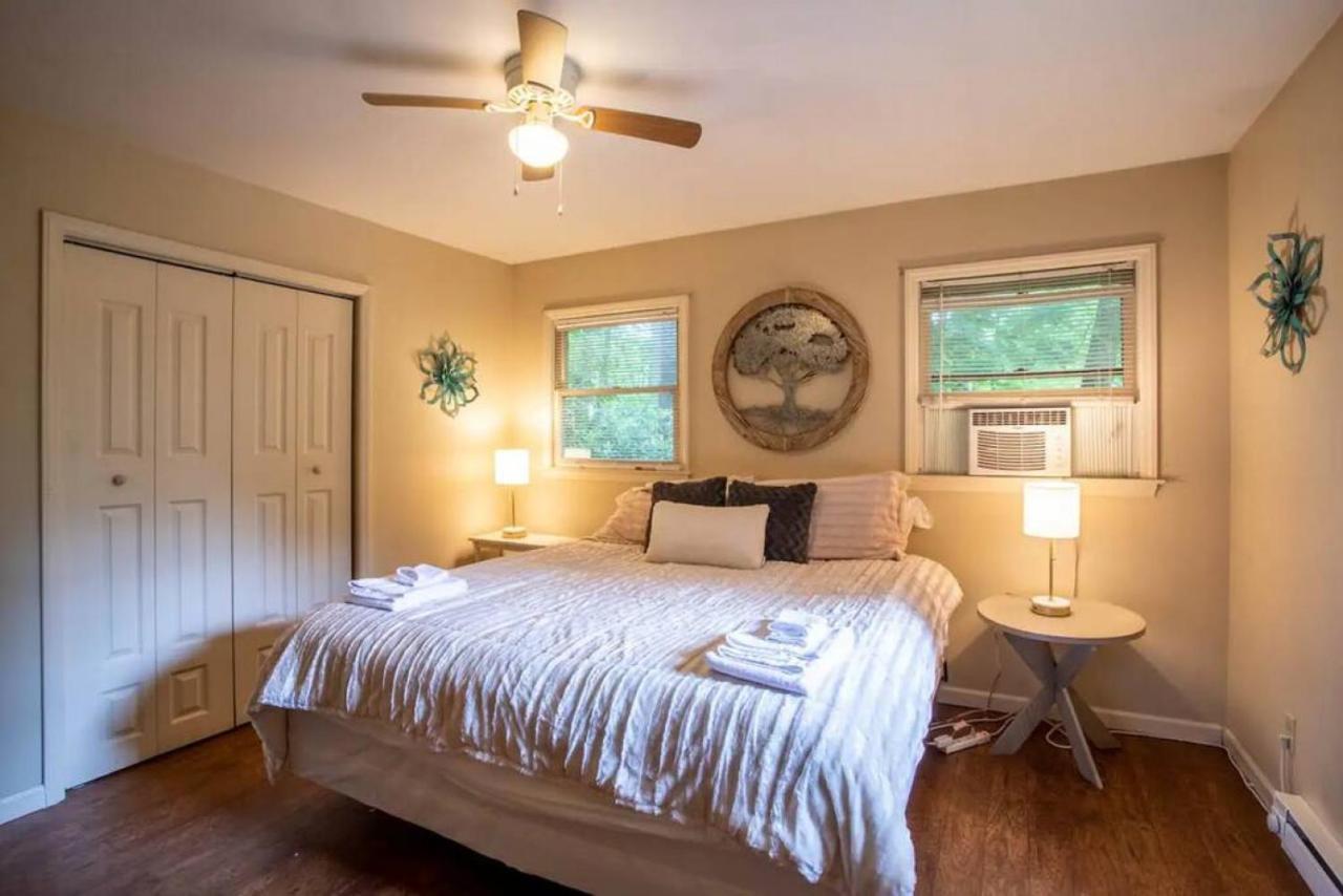 Rustic Mountain On River With Fireplace Blowing Rock